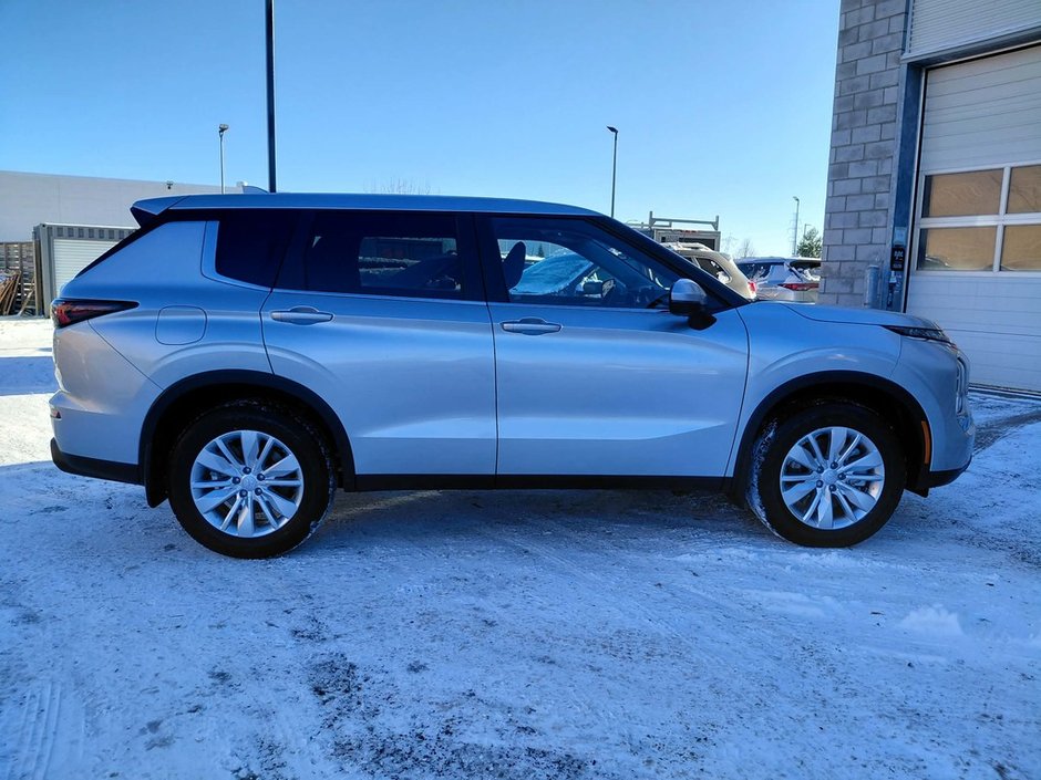 2026 Mitsubishi Outlander ES S-AWC-7