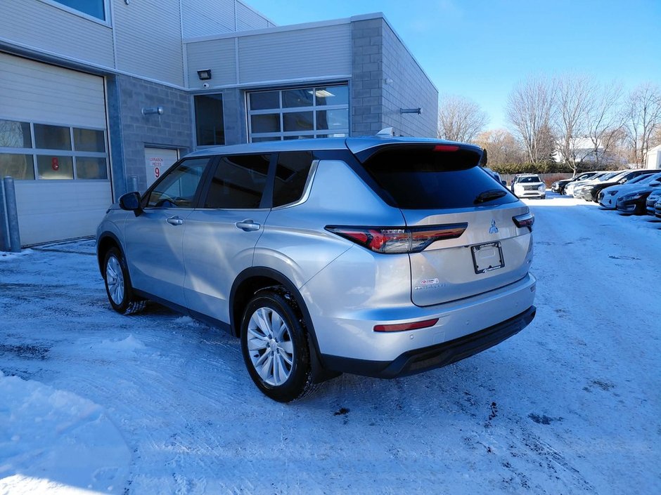 2026 Mitsubishi Outlander ES S-AWC-4