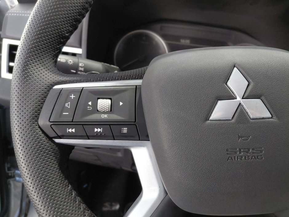 2026 Mitsubishi Outlander ES S-AWC-9