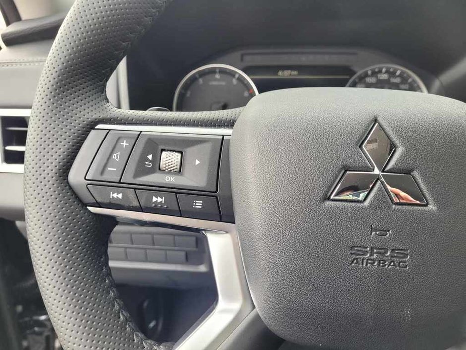 2026 Mitsubishi Outlander ES S-AWC-6