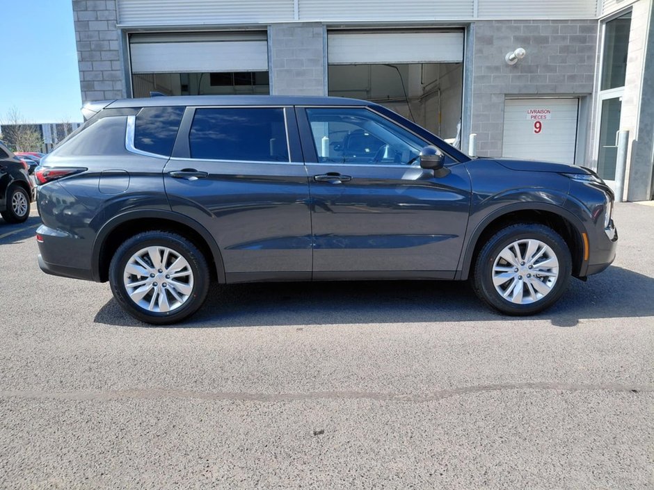 2026 Mitsubishi Outlander ES S-AWC-11