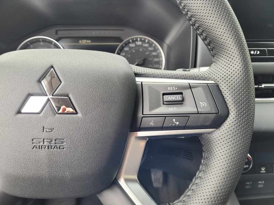 2026 Mitsubishi Outlander ES S-AWC-3