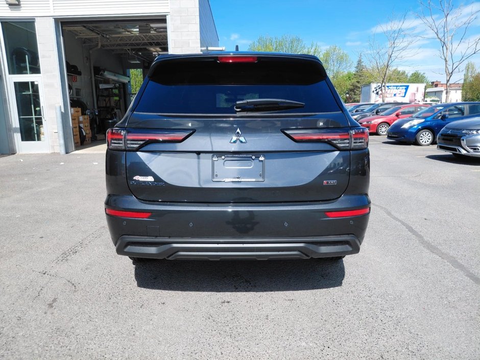 2026 Mitsubishi Outlander ES S-AWC-14