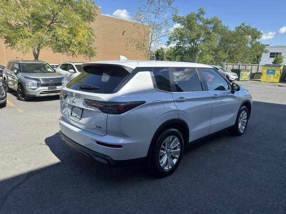 2026 Mitsubishi Outlander ES S-AWC-5