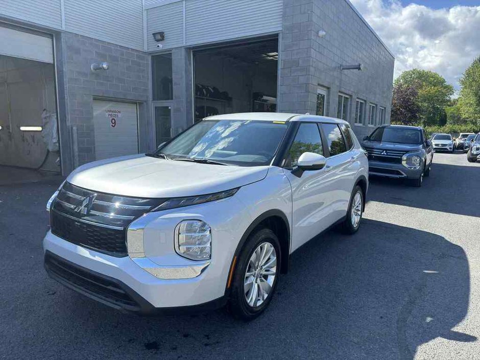 2026 Mitsubishi Outlander ES S-AWC-2