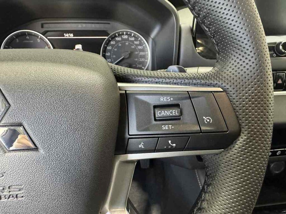 2026 Mitsubishi Outlander ES S-AWC-16