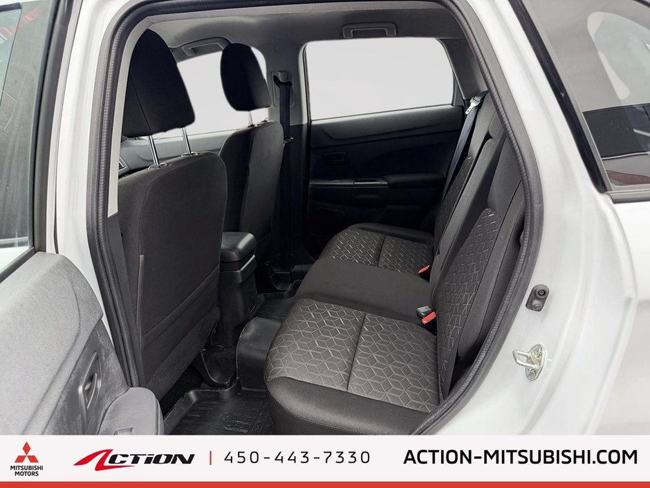 2022 Mitsubishi RVR ES AWC Carplay Android Auto  Sièges Chauffants-9