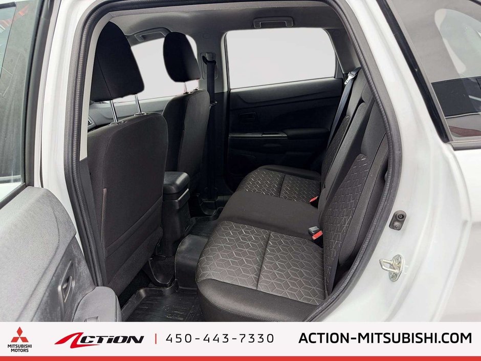 2022 Mitsubishi RVR ES AWC Carplay Android Auto  Sièges Chauffants-9