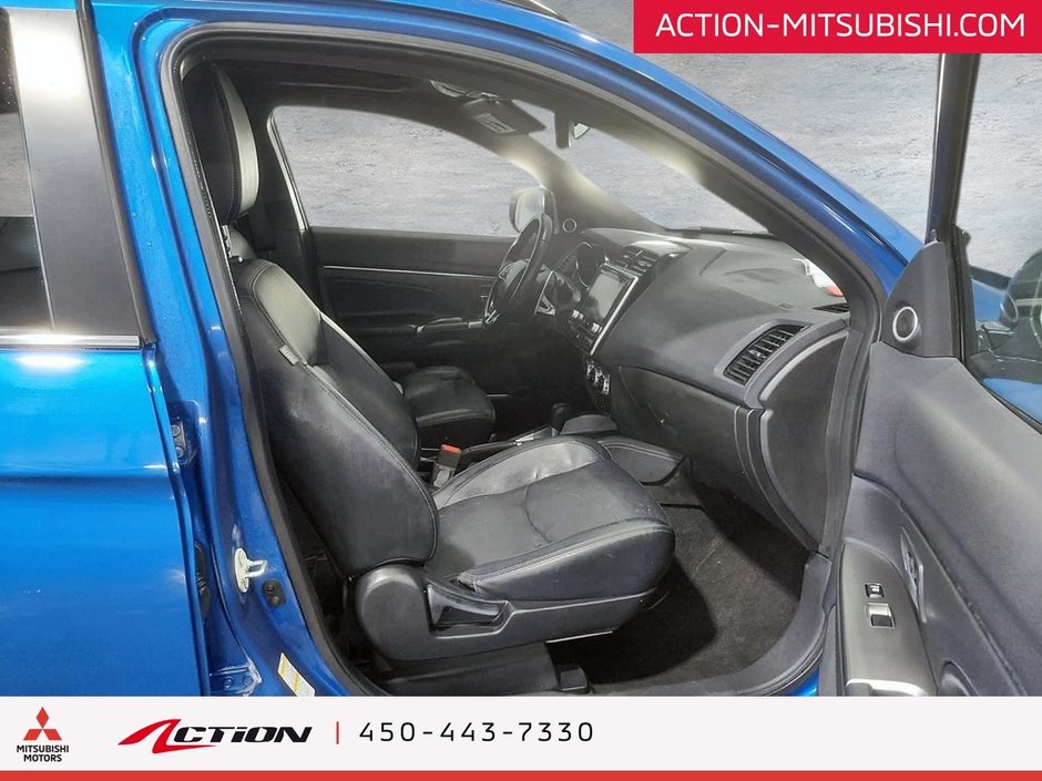 Mitsubishi RVR GT AWC Toit Pano Cuir Rockford Fosgate Mags 2023-15