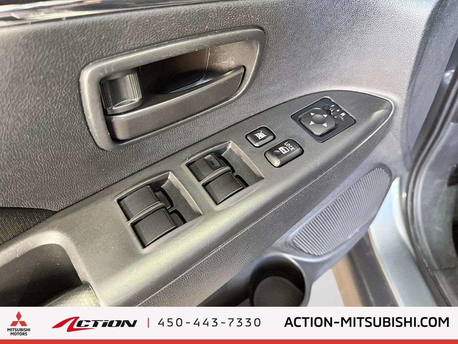 2024 Mitsubishi RVR ES AWC Carplay Android Auto Sièges Chauffants-8