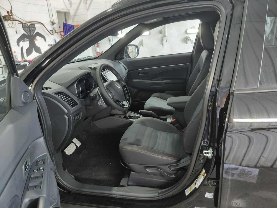 Mitsubishi RVR NOIR AWC 2025-10