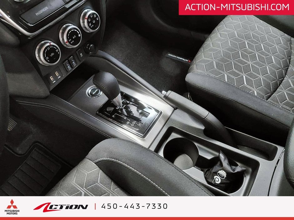 Mitsubishi RVR SE AWC Apple Carplay Android Auto Mags 16 2025-24