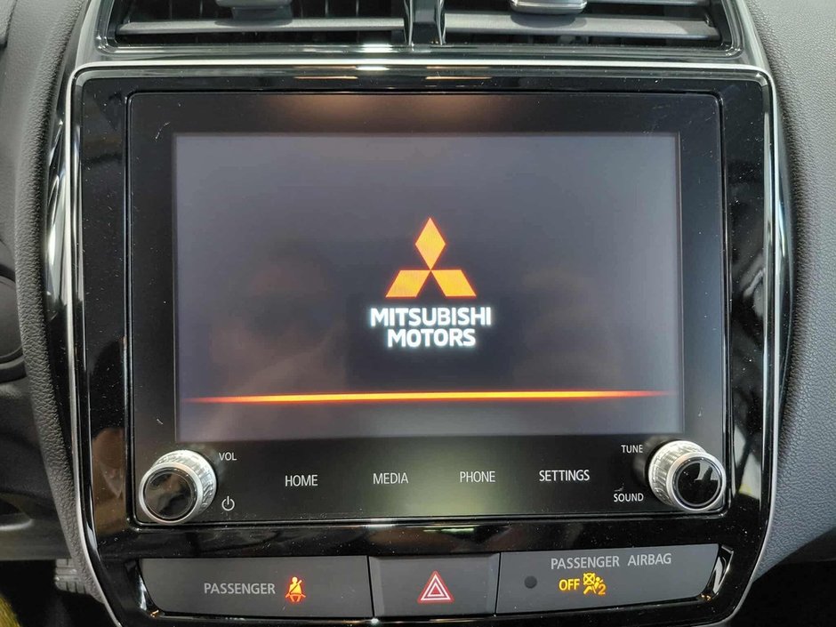 2025 Mitsubishi RVR ES FWD-11