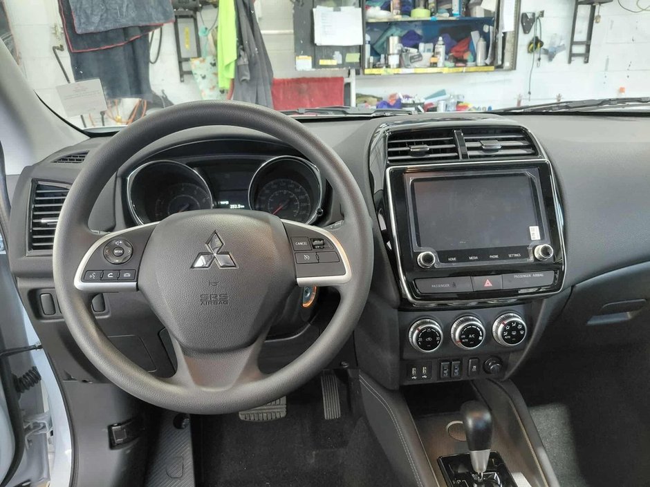 2025 Mitsubishi RVR ES FWD-16