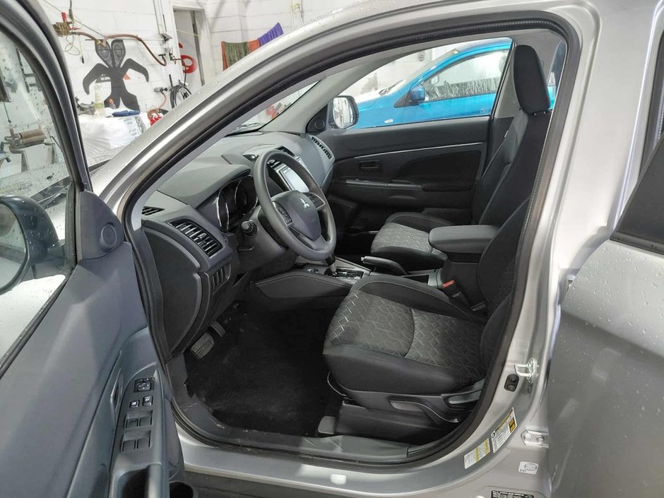 Mitsubishi RVR ES FWD 2026-16