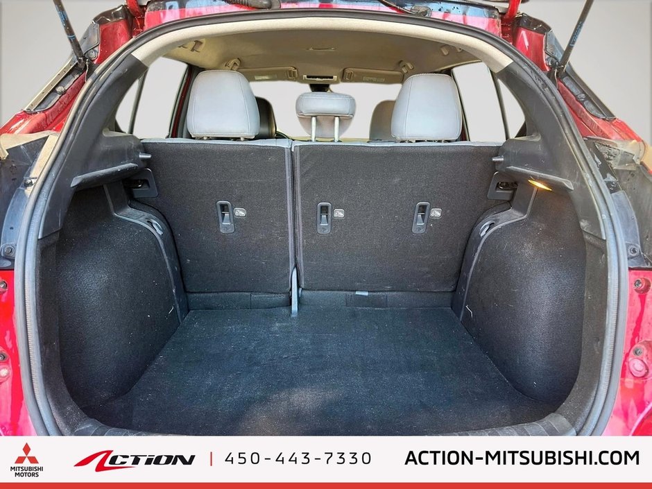 2021 Nissan Kicks SR Sièges Chauffants Mags Carplay Android A / C-11