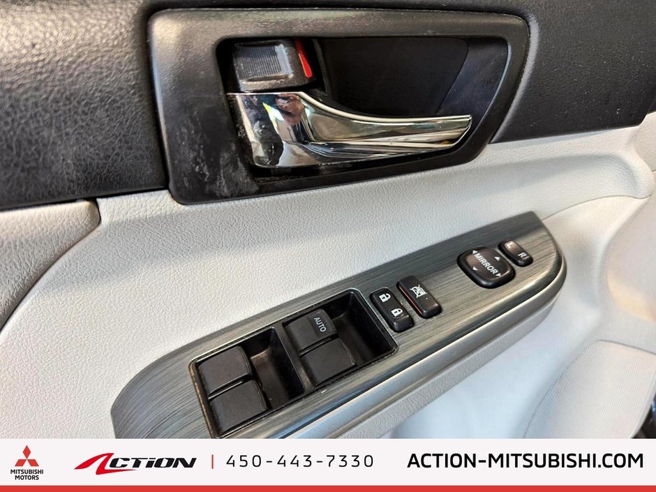 2012 Toyota Camry Hybrid XLE Toit Ouvrant Sièges Chauffants Air Climatisé-9
