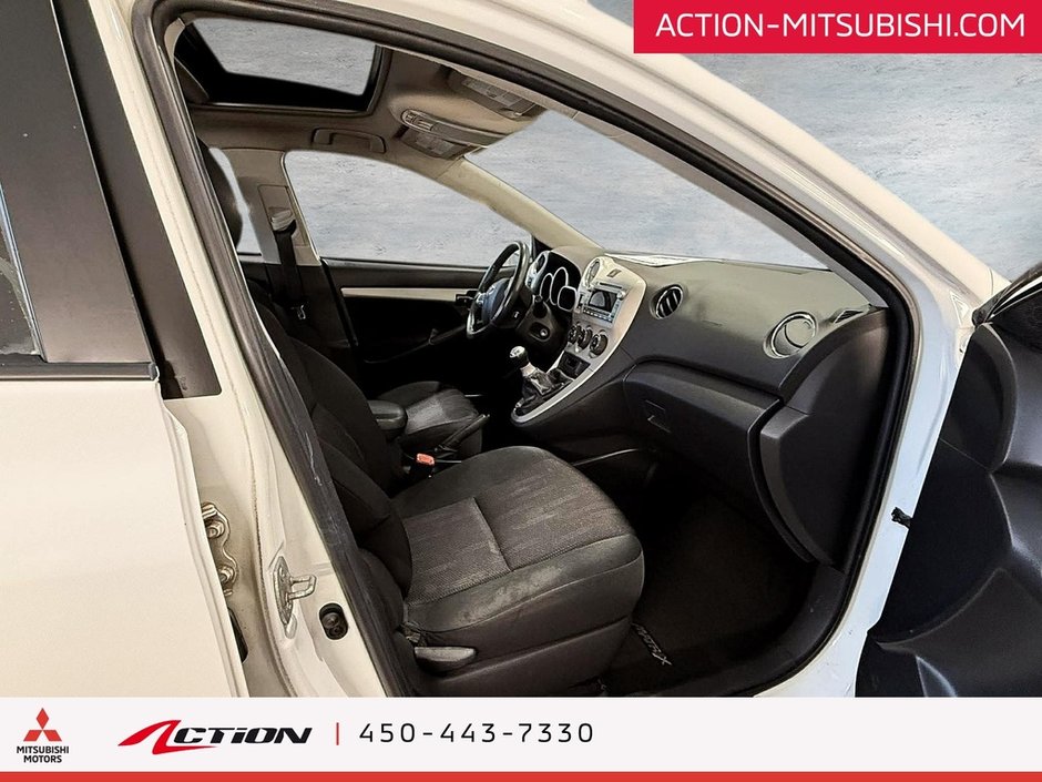 Toyota Matrix MANUEL  AIR CLIMATISÉ . RADIO (AM+FM+CD) 2011-13