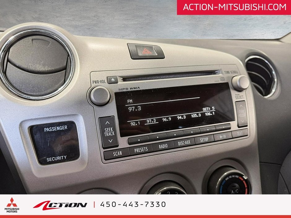 Toyota Matrix MANUEL  AIR CLIMATISÉ . RADIO (AM+FM+CD) 2011-11