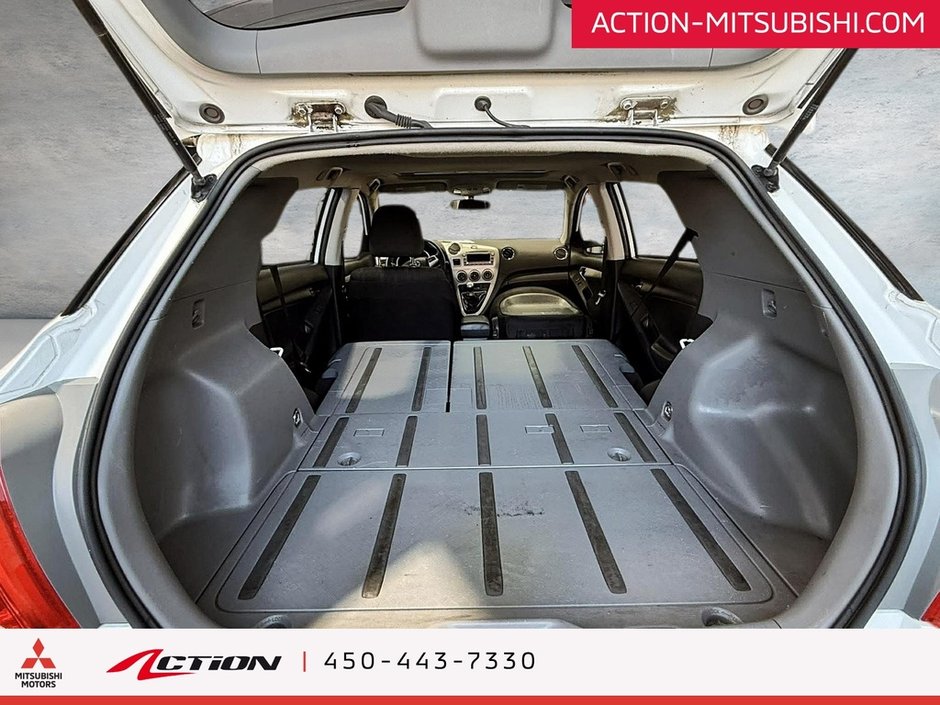 Toyota Matrix MANUEL  AIR CLIMATISÉ . RADIO (AM+FM+CD) 2011-15