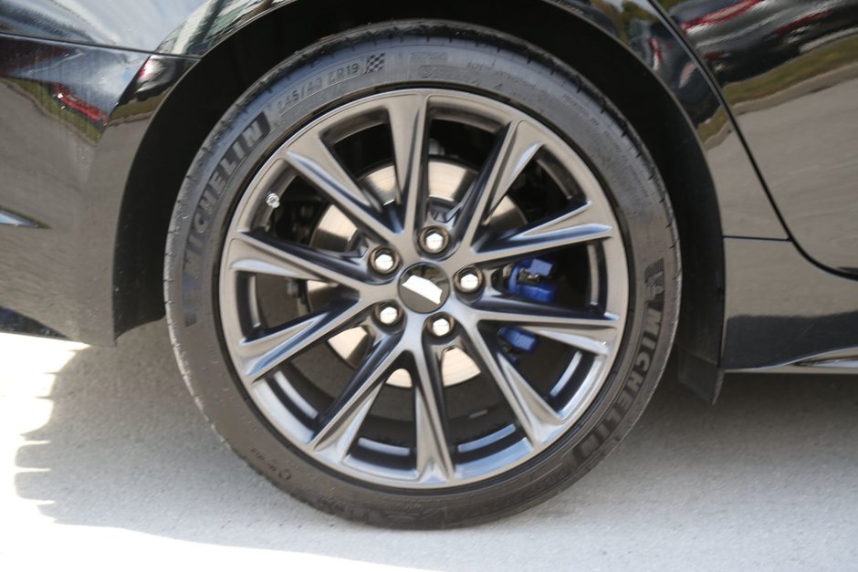 2024 Cadillac CT5-V-23