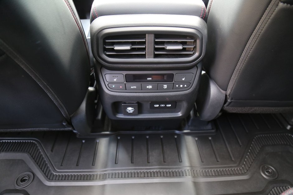 2025 Honda Pilot Black Edition-23
