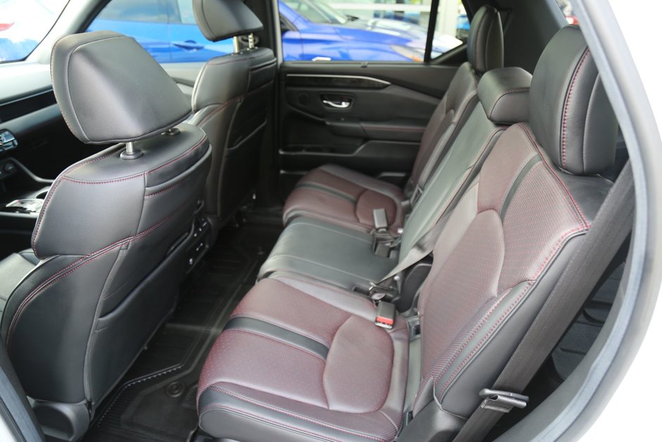 2025 Honda Pilot Black Edition-21