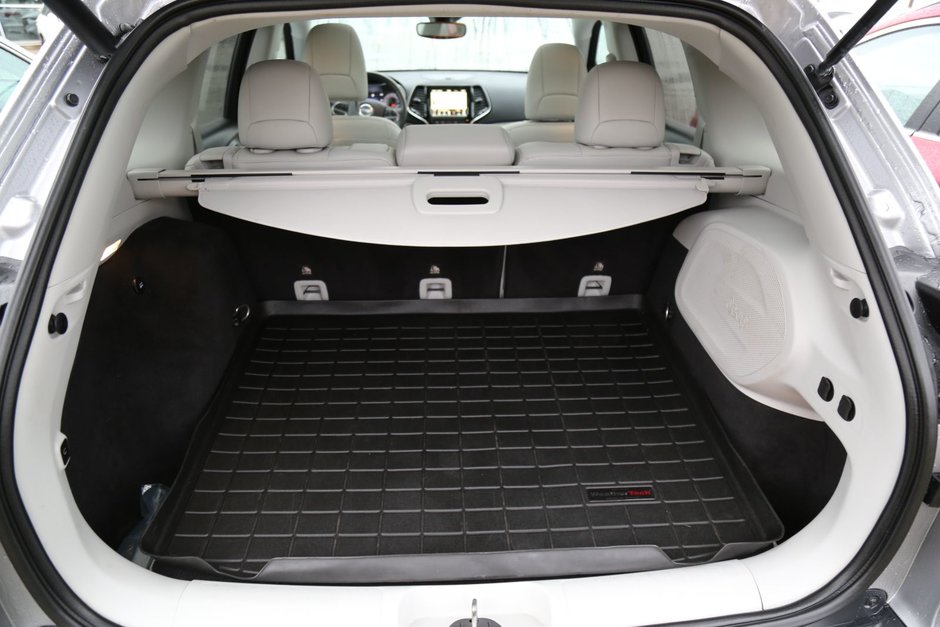 2019 Jeep Cherokee Limited-19