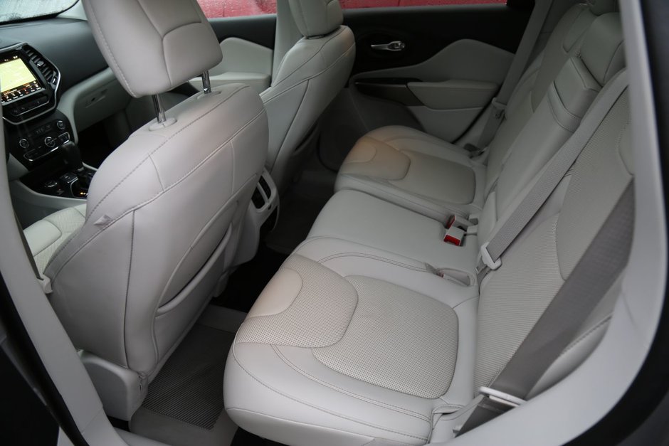 2019 Jeep Cherokee Limited-17