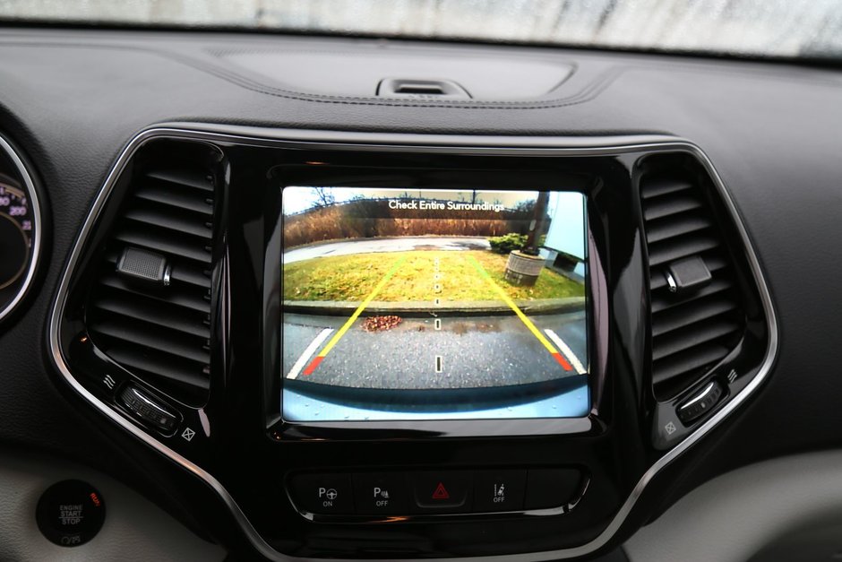 2019 Jeep Cherokee Limited-16