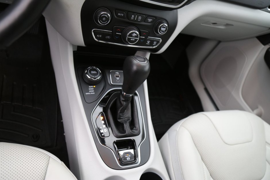 2019 Jeep Cherokee Limited-15