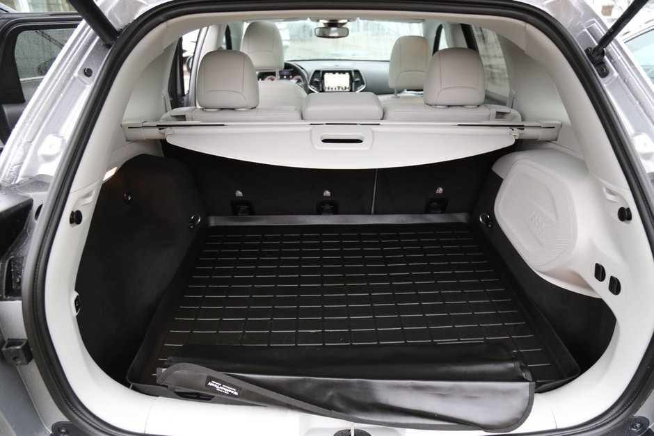 2019 Jeep Cherokee Limited-20