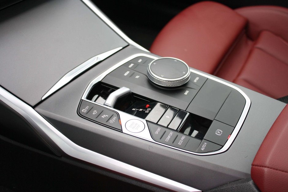 2025 BMW 3 Series 330i xDrive-13