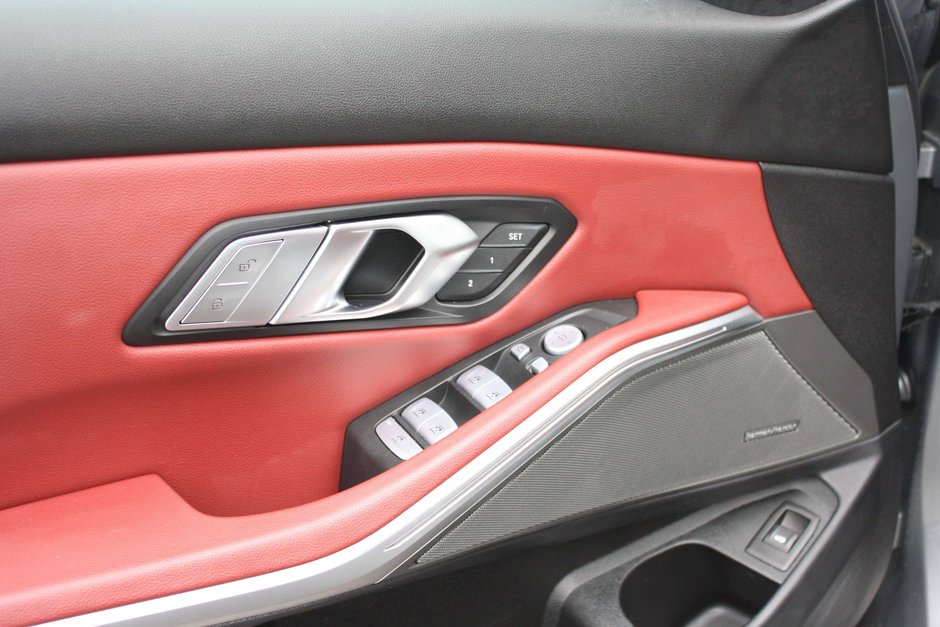 2025 BMW 3 Series 330i xDrive-8