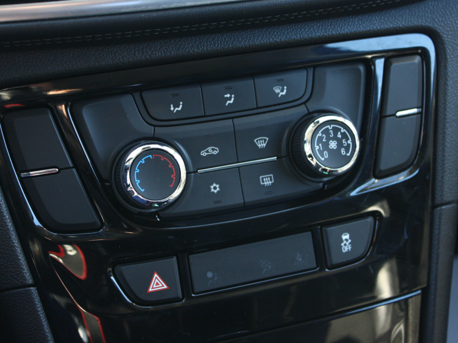 2017 Buick Encore Preferred-17