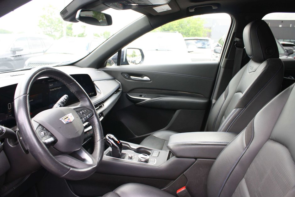 2024 Cadillac XT4 Sport-11