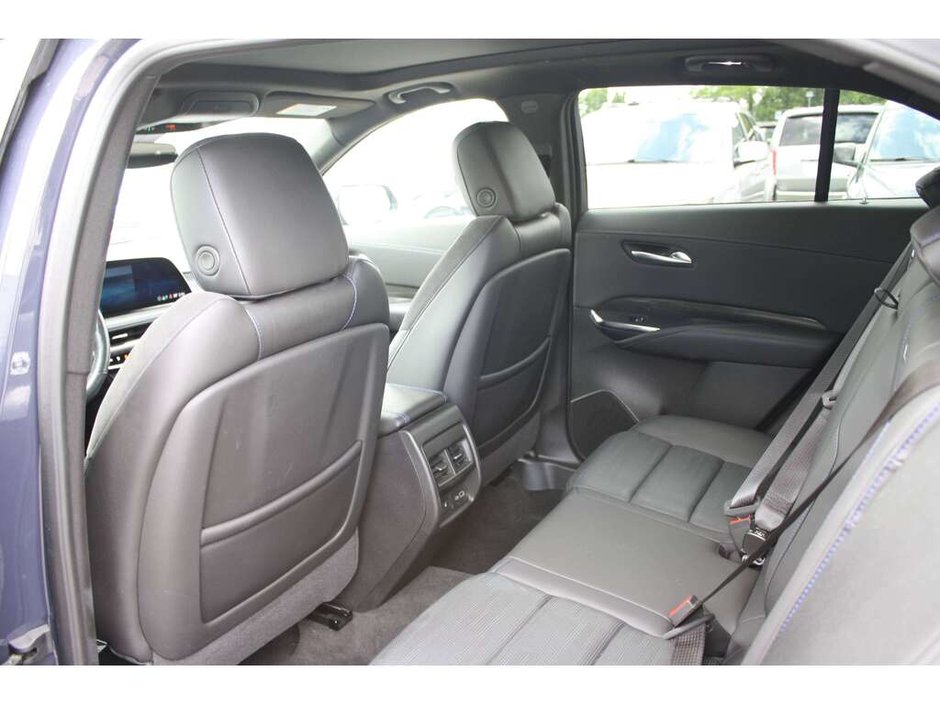 2024 Cadillac XT4 Sport-7