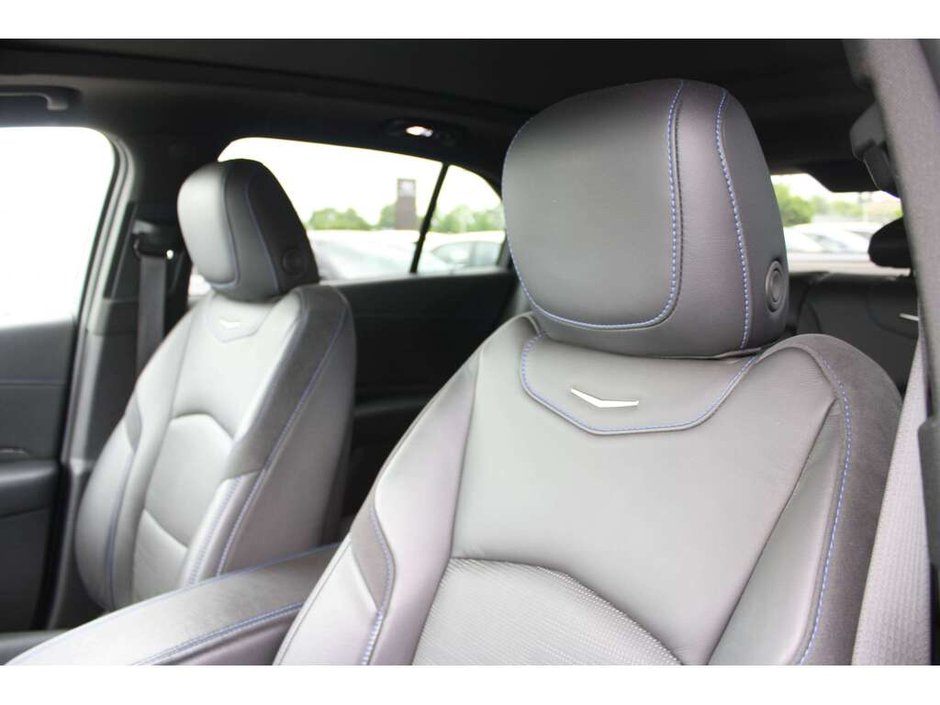 2024 Cadillac XT4 Sport-10