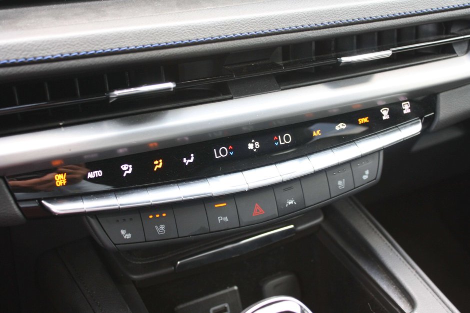 2024 Cadillac XT4 Sport-17
