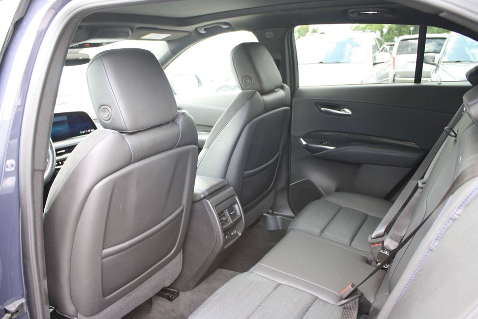 2024 Cadillac XT4 Sport-7
