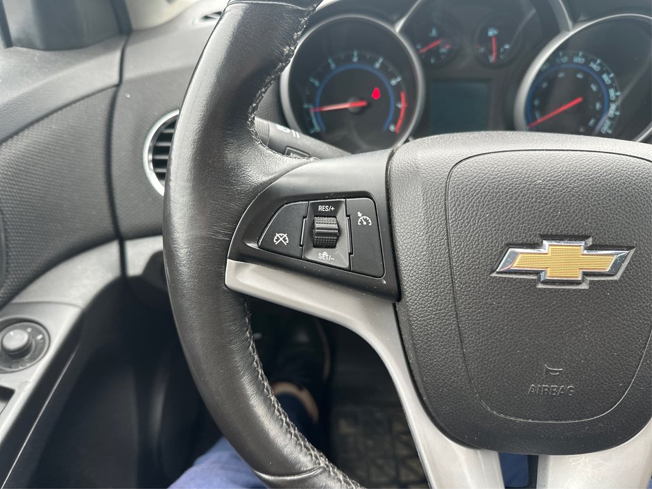 2013 Chevrolet Cruze LT Turbo-21