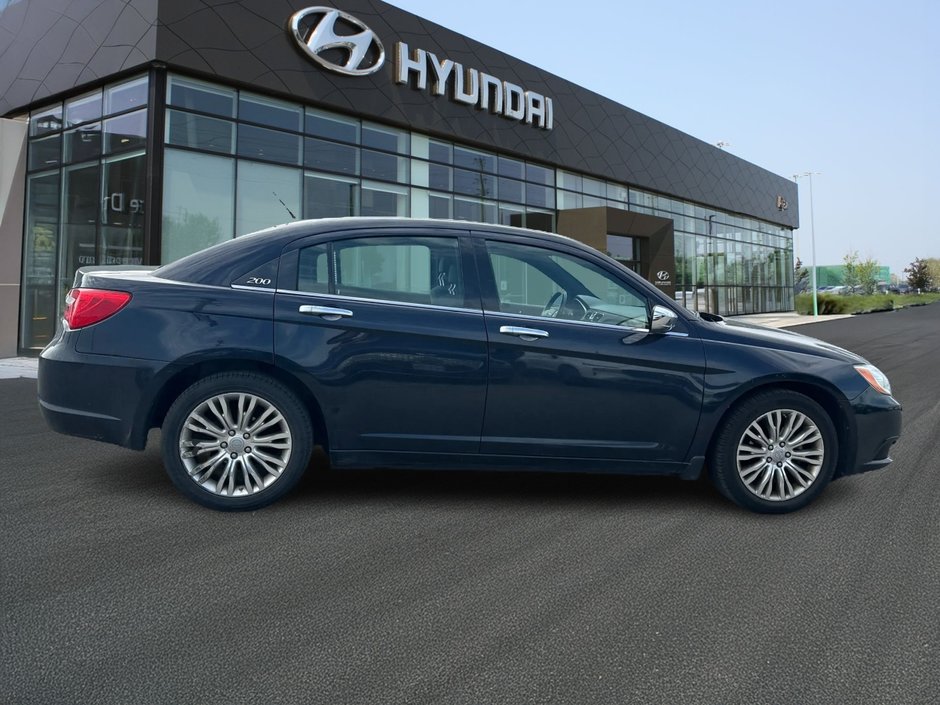 2011 Chrysler 200 Limited-3