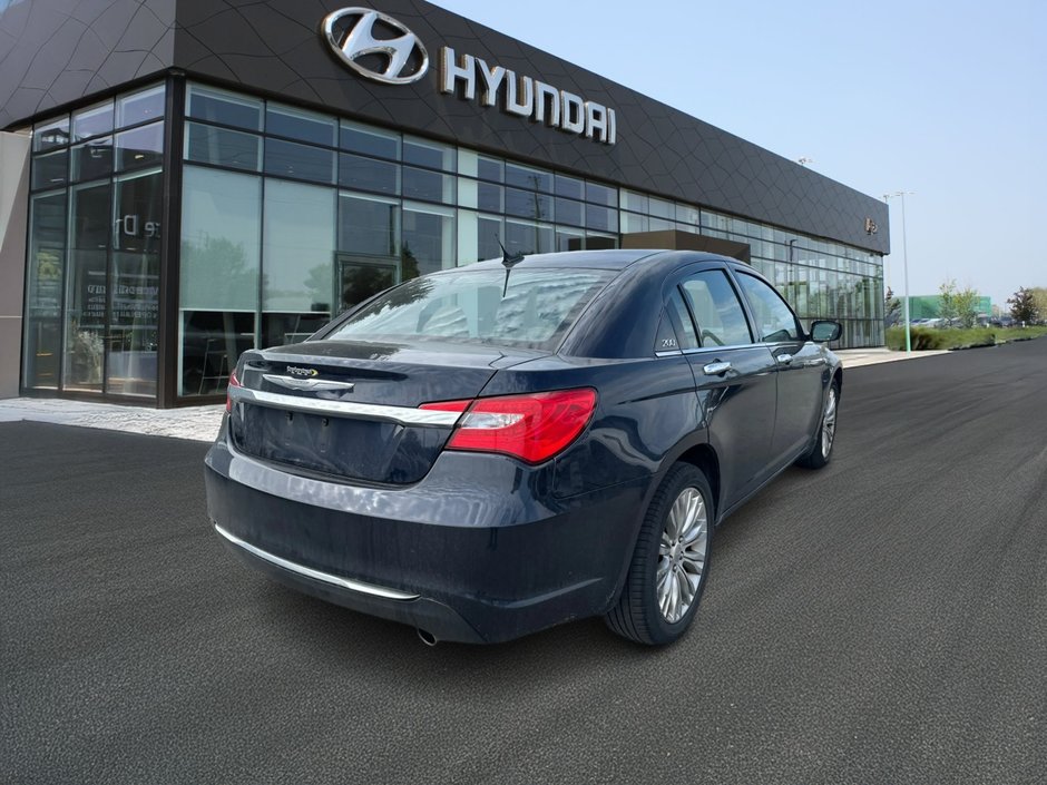 2011 Chrysler 200 Limited-4