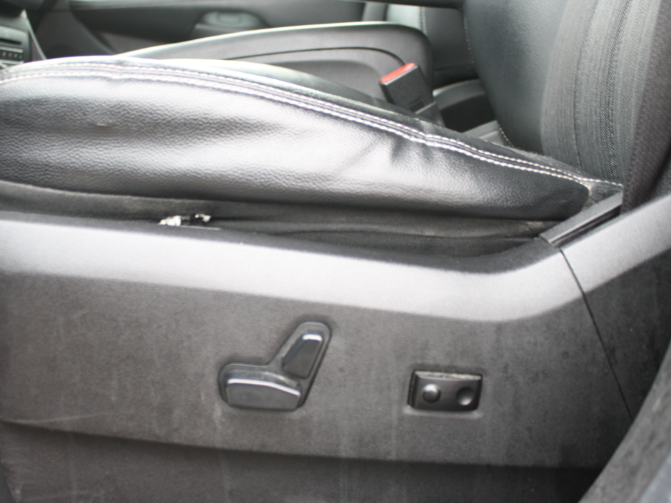 2016 Chrysler Town & Country S-7