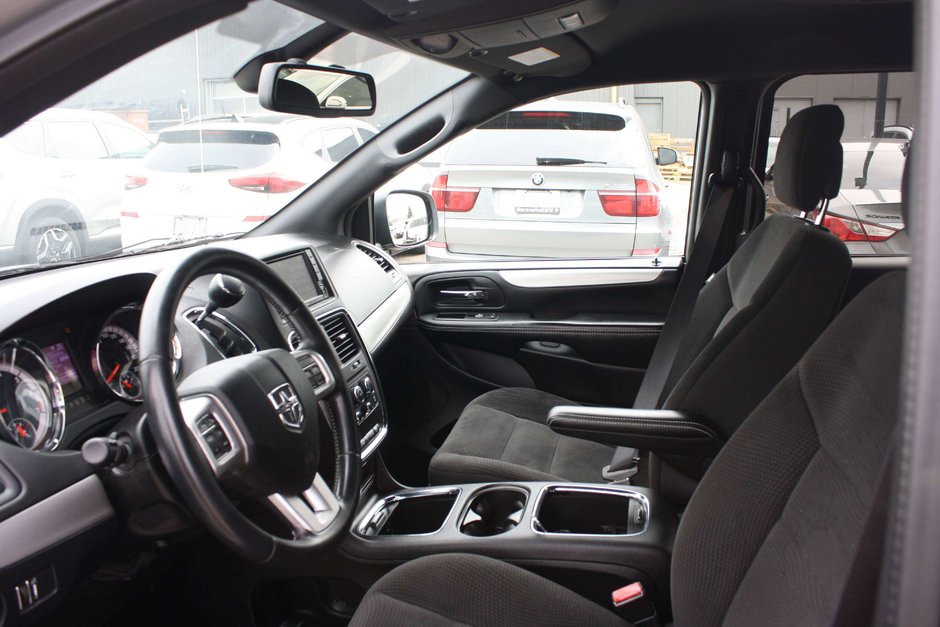 2018 Dodge Grand Caravan SXT-11