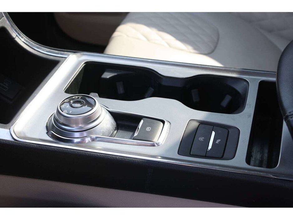 2024 Ford Edge Titanium-11