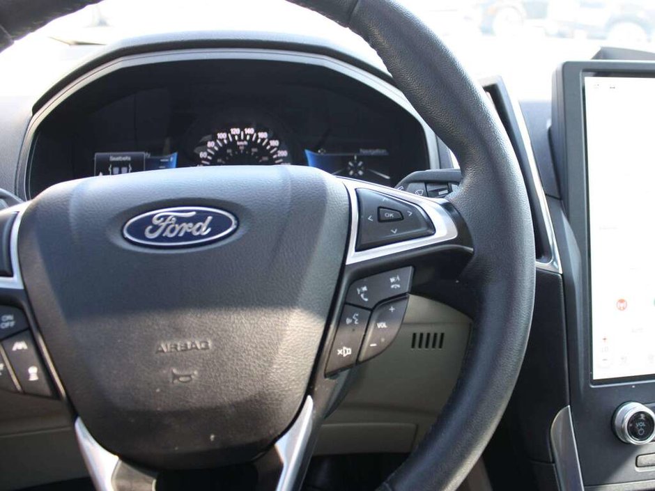 2024 Ford Edge Titanium-13