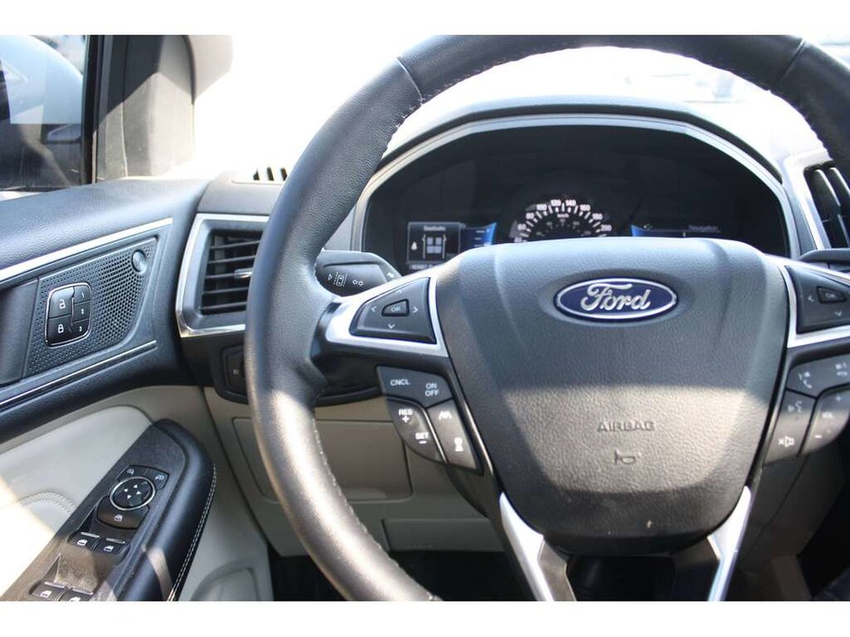 2024 Ford Edge Titanium-14