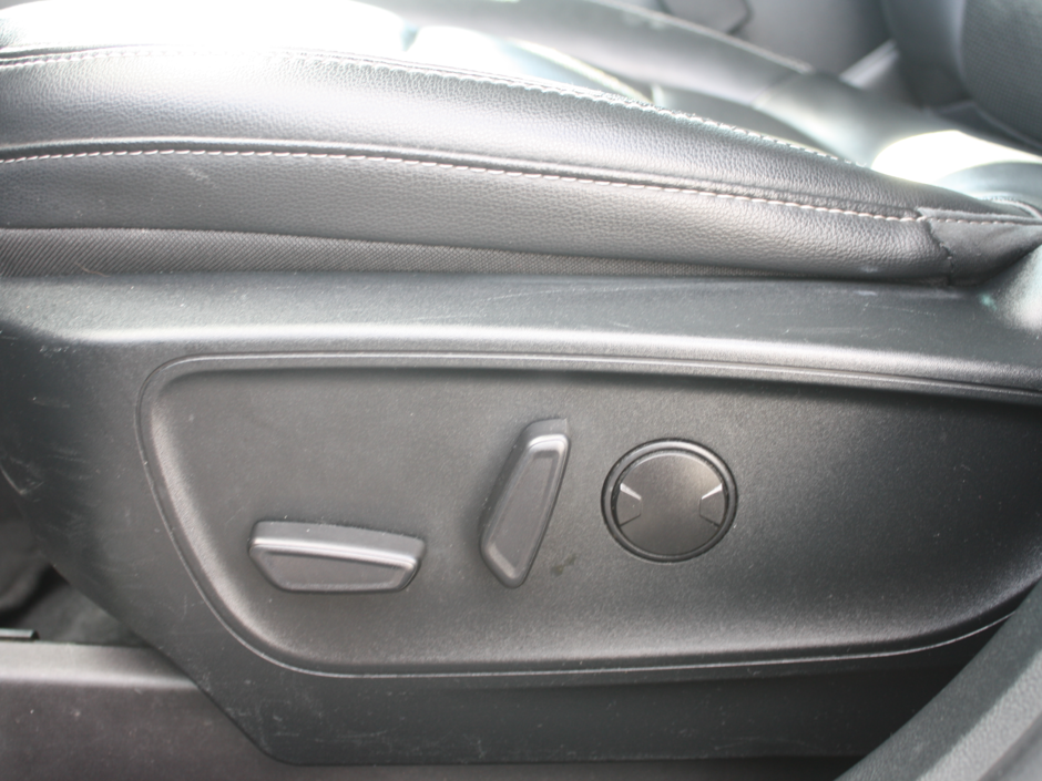 2021 Ford Escape Hybrid Titanium-23