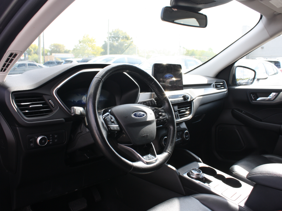 2021 Ford Escape Hybrid Titanium-12